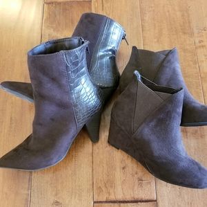 New Directions Brown Wedge & Heel Bundle Size 6